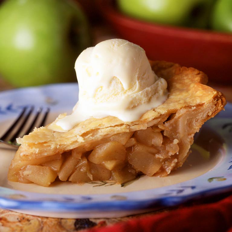 grandmas old fashioned apple pie easy quick dessert apples cinammon nutmeg crust home made easy delicious