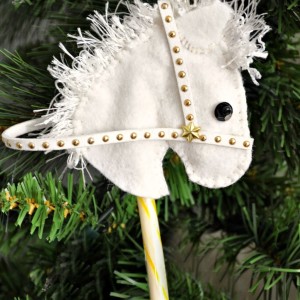 Make This Super Cute Candy Cane Horse Head Ornament! No Sewing!11