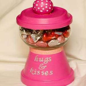 Make This Terracotta Pot Gumball Machine With Your Kids This Valentine’s Day!8