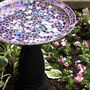 Give Your Old Birdbath a Makeover This Spring Using Old CDs!1