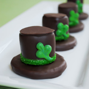 St. Patrick's Day Hats Made From Cookies, Marshmallows, and Melted Chocolate!1