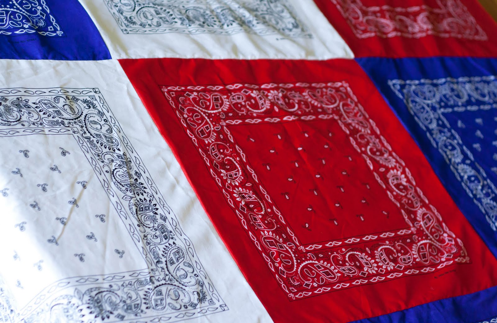 July 4th DIY- Easy Patriotic Bandana Decor table cloth banner napkins party decor bbq4