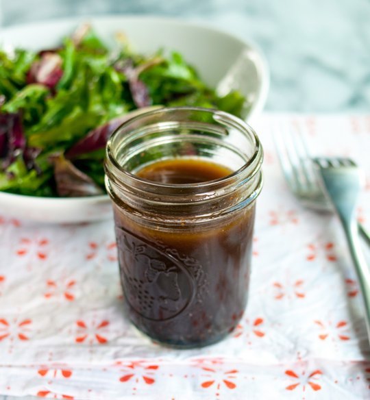 balsamic vinegar salad dressing olive oil lettuce iceberg lettuce mixed salad salt and pepper