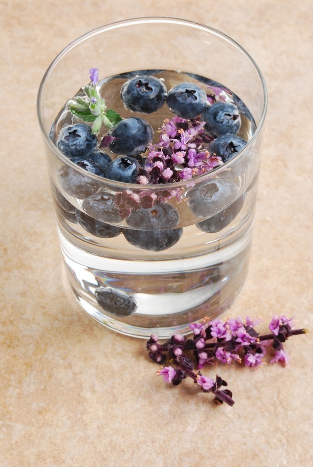 how to make infused water blueberries lavender healthy citrus lemon strawberries diet