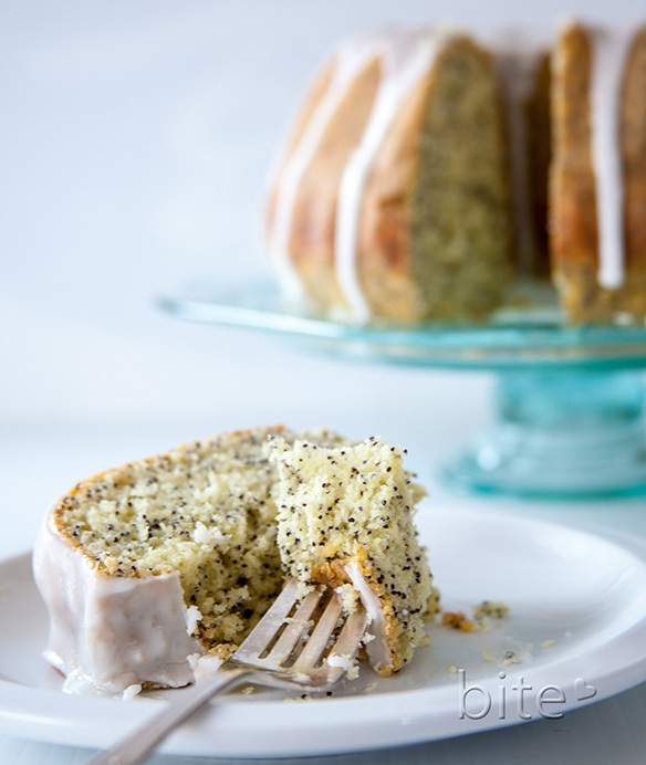 recipe easy lemon-poppy-seed-bundt-cake1