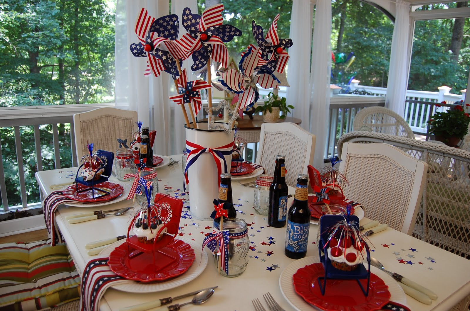 Get Inspired: Take a Look at These 8 Patriotic Outdoor ...