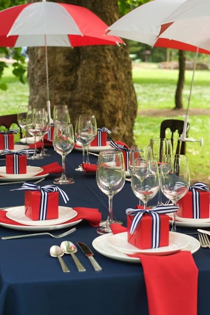 Get Inspired- Take a Look at These 10 Patriotic Outdoor Tables lantered checkered plaid navy napkins rustic diy easy budget3