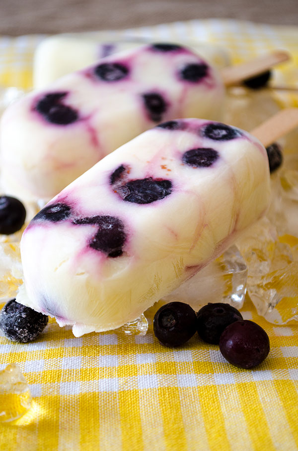 Skinny Greek Yogurt Blueberry Popsicles Make the Most Perfect Summer Dessert easy healthy vitamins berries1