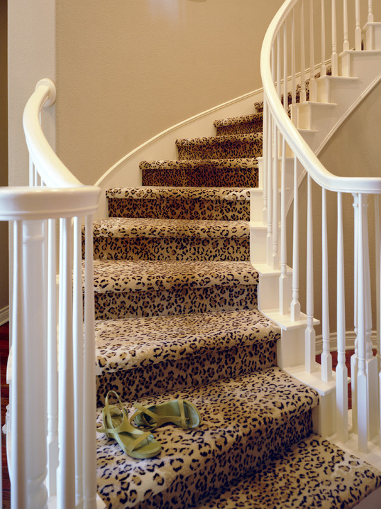 Clean Your Carpet Stairs Yourself - Check Out these Easy Techniques baking soda vinegar soap dirt vacuum5