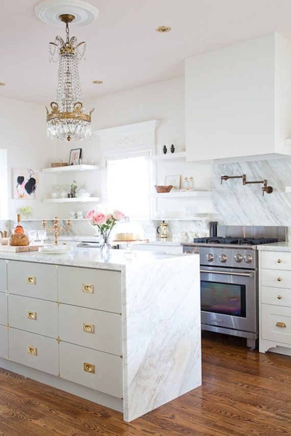Make Your Brass Knobs Sparkle! Here's How! door knob cleaning shiny kitchen hardware salt vinegar1