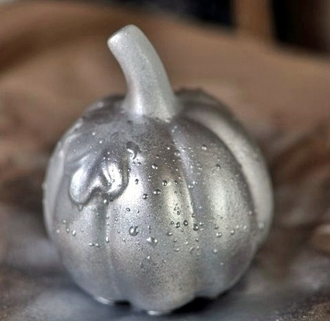 Make These Faux Mercury Glass Pumpkins Using Dollar Store Finds!5