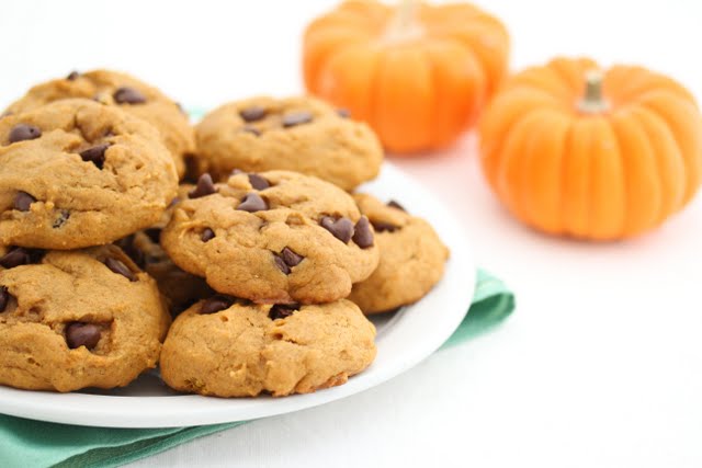 We Love Pumpkins! Make These Delicious Pumpkin Oatmeal Chocolate Chip Cookies!1