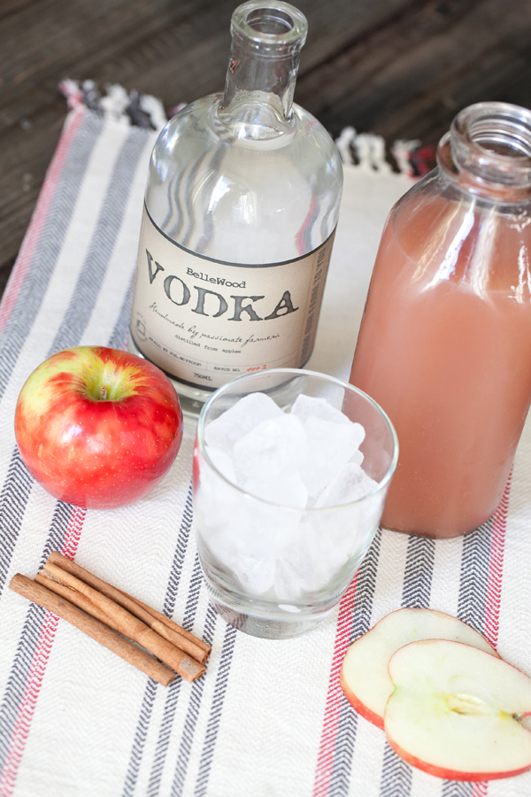 Homemade Apple Cider Cocktail cinammon apples fall autumn vodka2