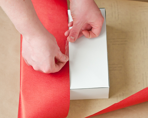 How to Wrap the Perfect Christmas Gift11