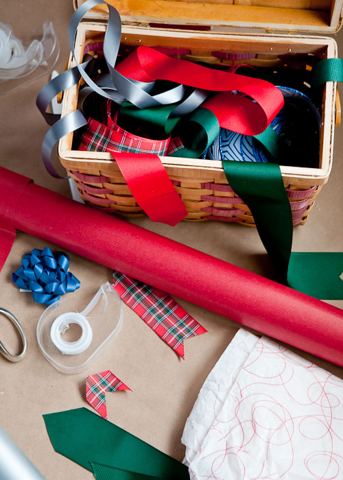 How to Wrap the Perfect Christmas Gift3