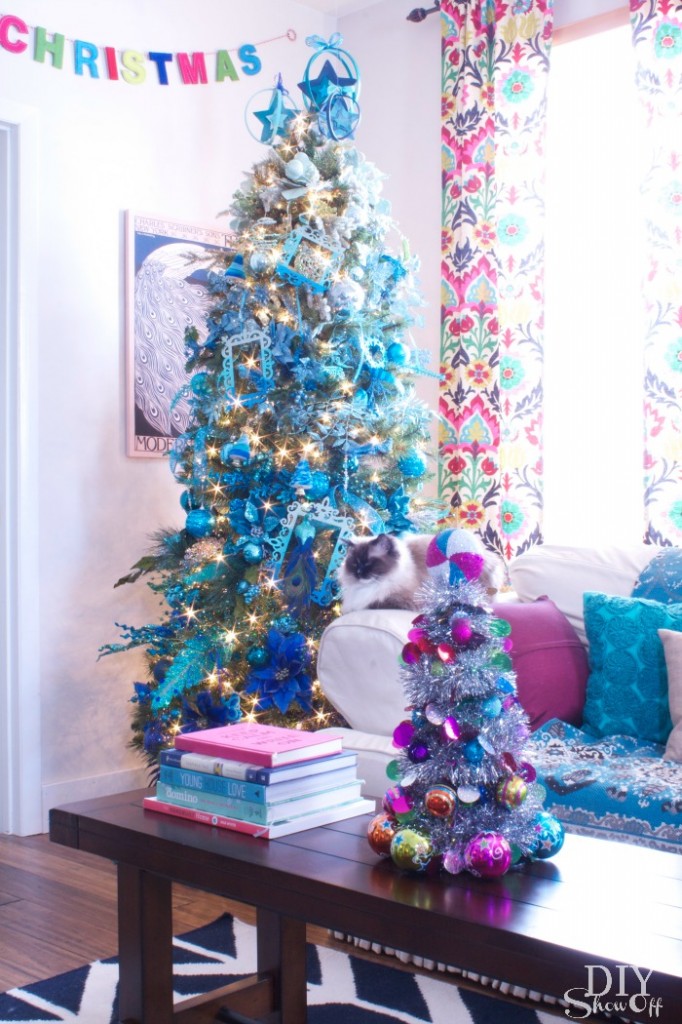 Christmas DIY: Make This Mini Christmas Ornament Tree Using Dollar Store Materials!3