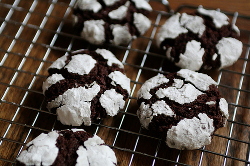 Easy Chocolate Snowcap Cookies1