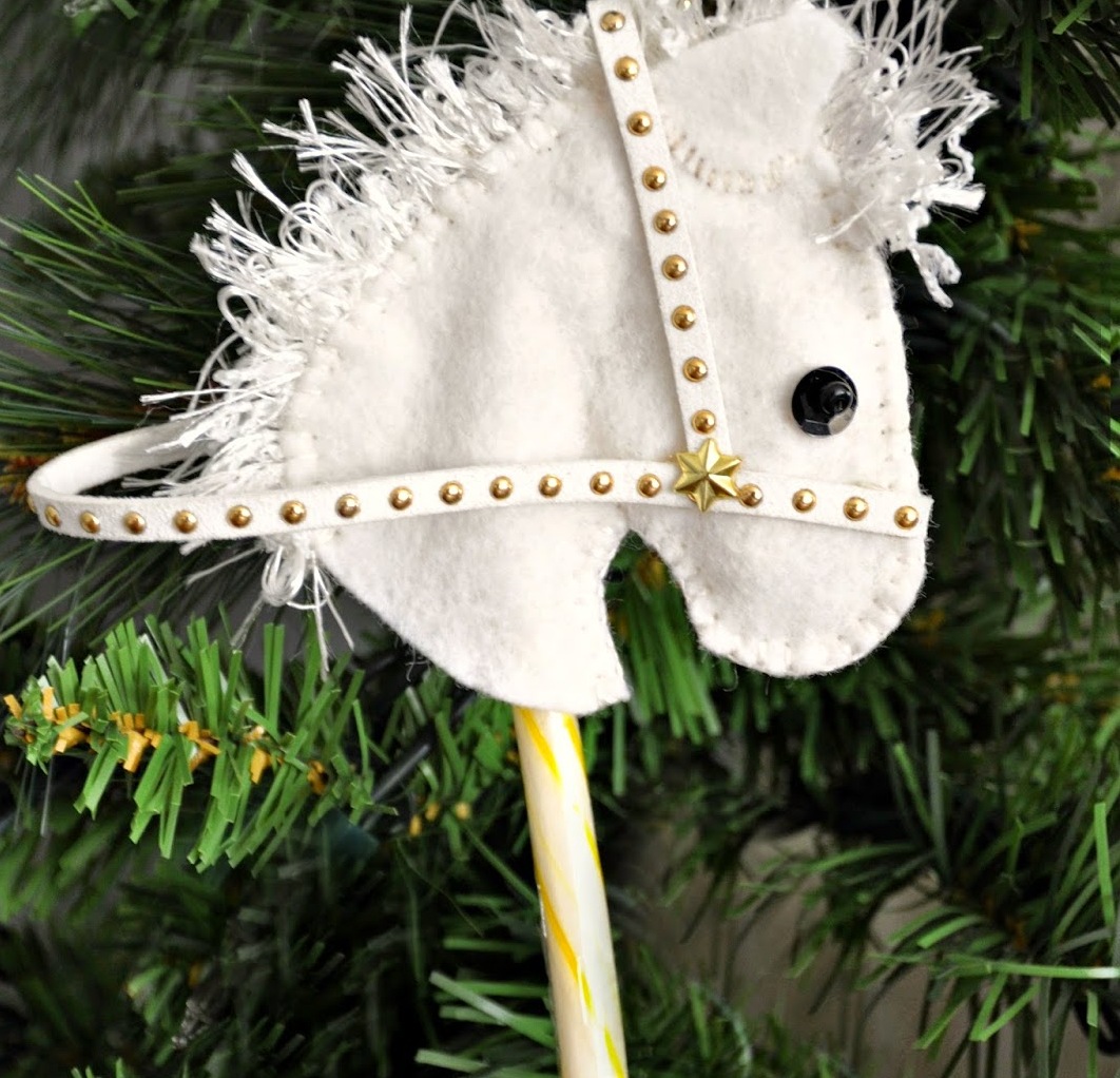 Make This Super Cute Candy Cane Horse Head Ornament! No Sewing!11