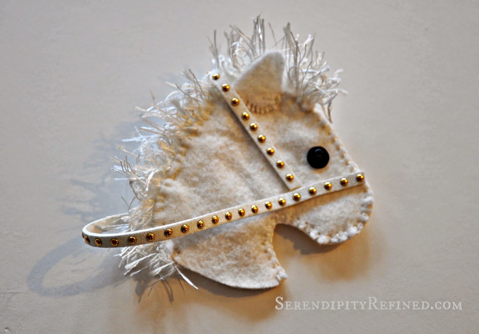 Make This Super Cute Candy Cane Horse Head Ornament! No Sewing!7