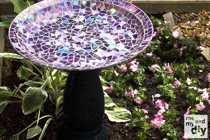 Give Your Old Birdbath a Makeover This Spring Using Old CDs!1