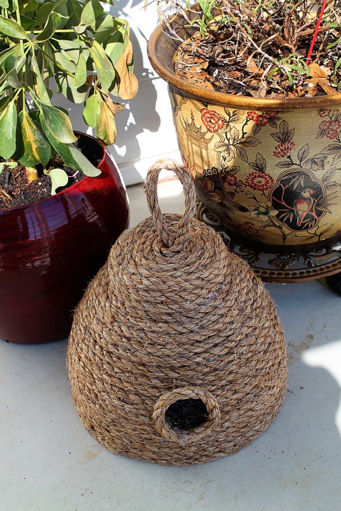 DIY: Make this Super Cute Beehive for Your Front Porch for Under $10! summer patio decor ideas spring beehive bbq pinterest project glue gun cheap budget rustic country rope twine easy1