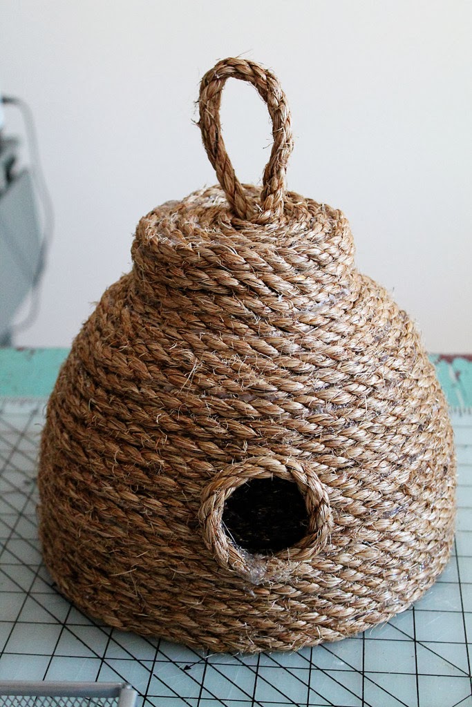 This Honey Bee Home is an Adorable DIY ⋆ An Enchanted Nest %