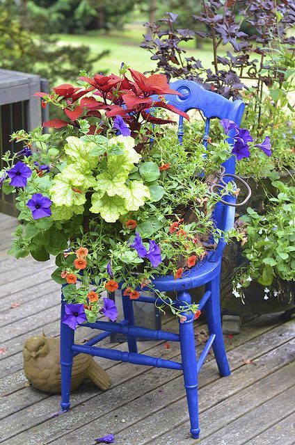 Gardening DIY: Turn a Thrift Store Chair Into a Cute Shabby Chic Inspired Planter! spring mother's day craft project gardening easy plants flowers gift present poem sugar hero cheap budget pinterest do it yourself garage sale4