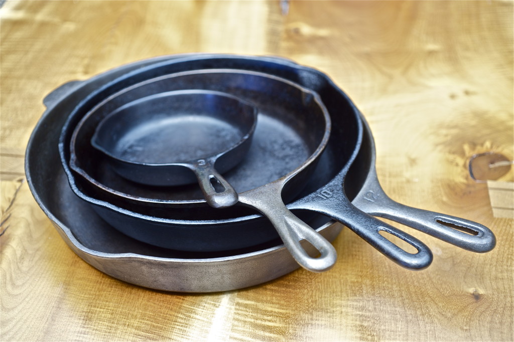 How to Clean Your Cast Iron Skillet THE RIGHT WAY! Better HouseKeeper