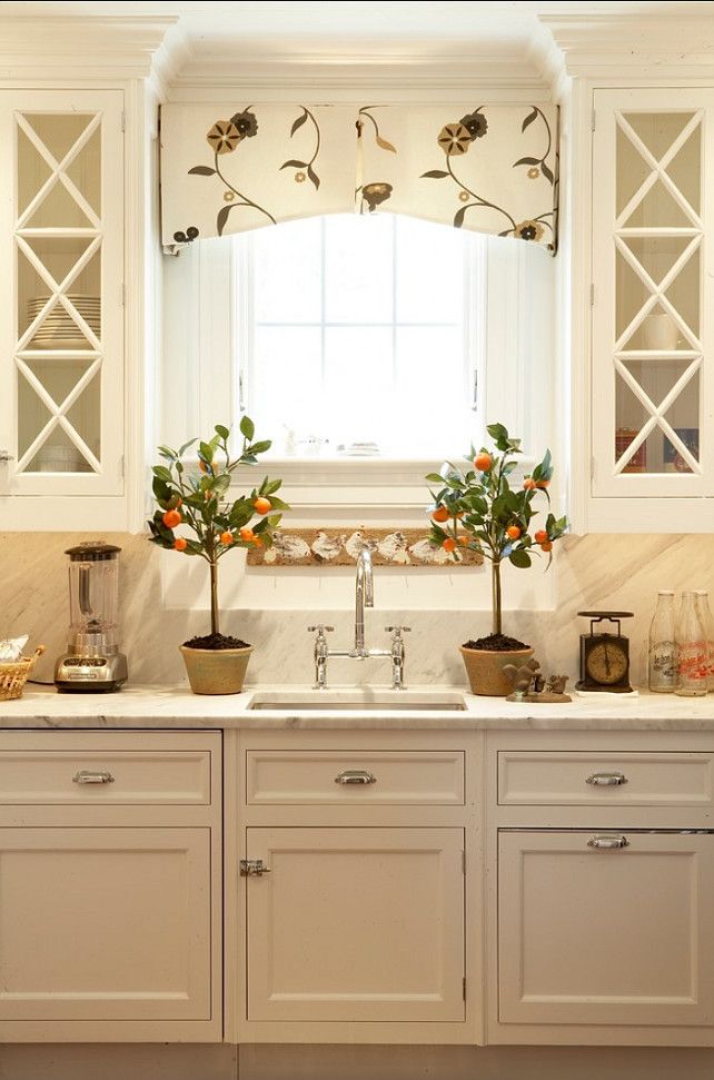 kitchen scalopped window valance