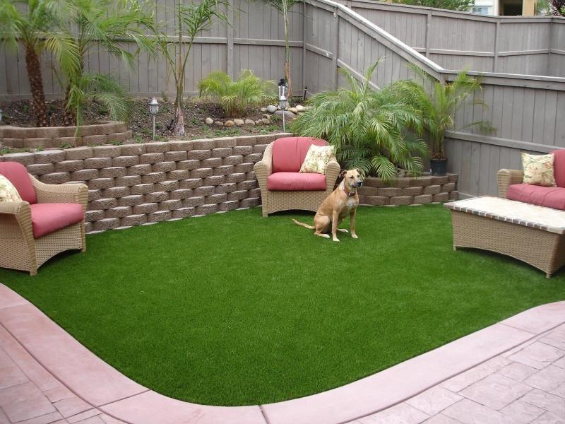 dog-artificial-grass-backyard-ideas