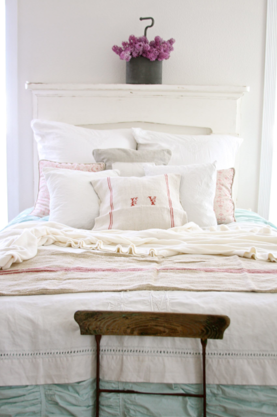 pretty-bed-linens-as-gifts-for-christmas