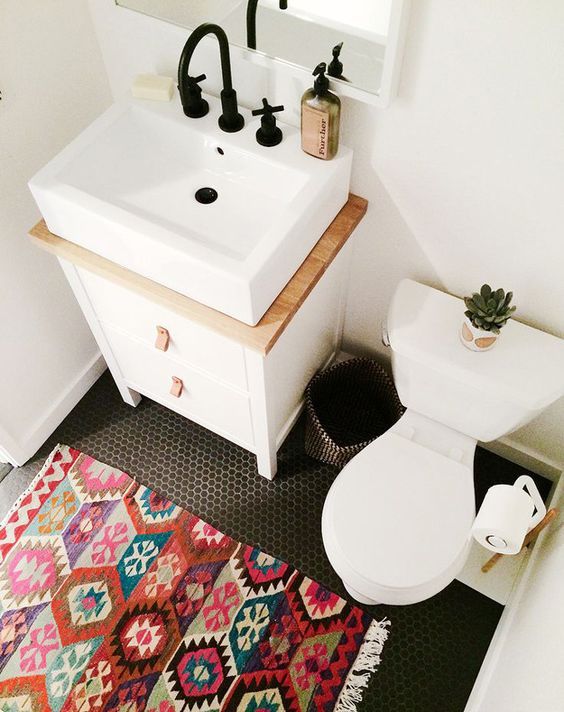 how to decorate a small bathroom ideas