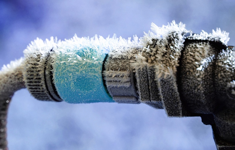 how to avoid frozen pipes in the winter