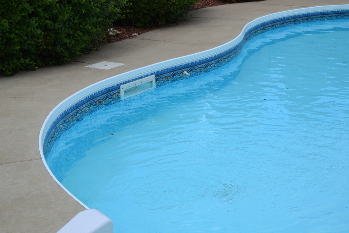 pool water levels how to check