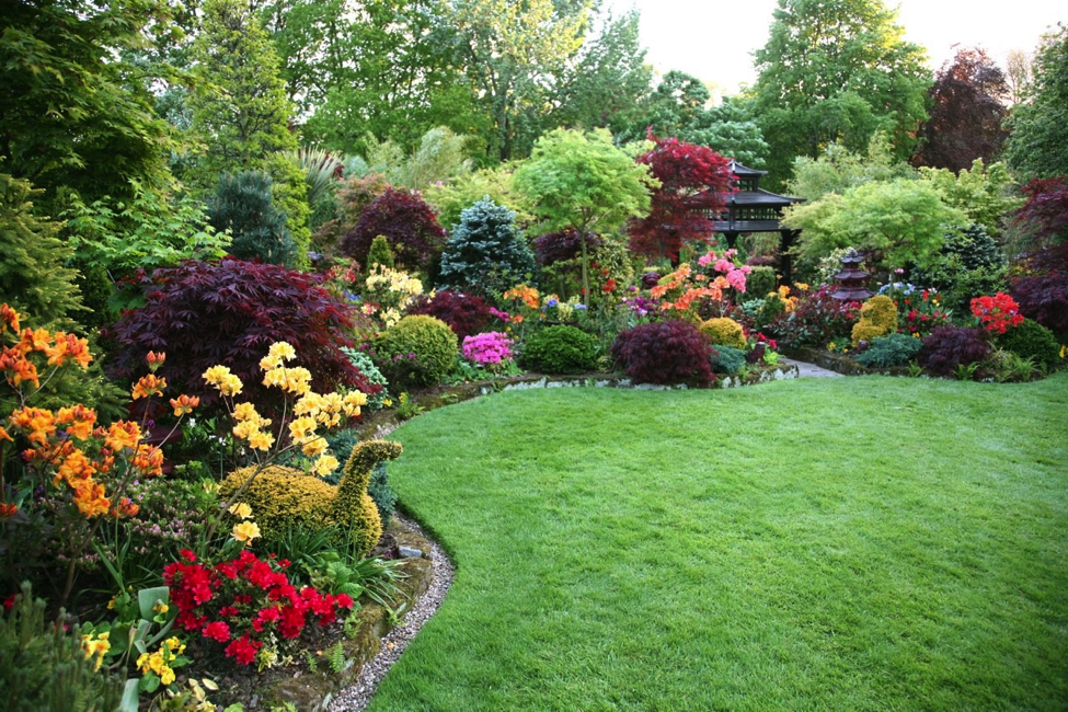 Welcome Spring with a Luscious & Beautiful Garden - Better HouseKeeper