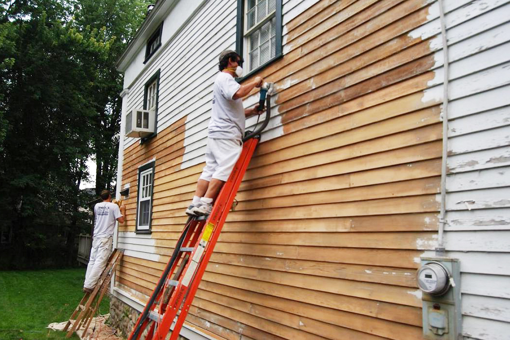 4 Mistakes To Avoid When Hiring A House Painter Better HouseKeeper   Exterior House Painting How To Hacks Mistakes 