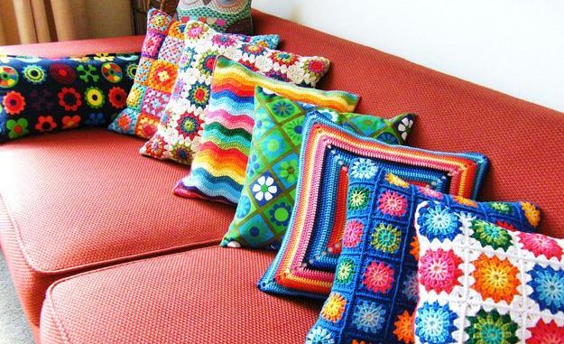 decorating with crochet pillows
