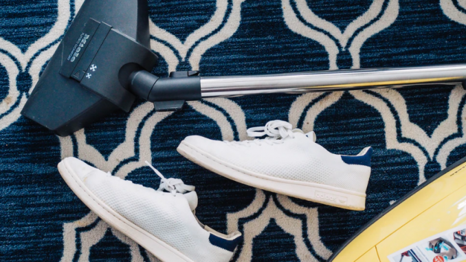 cleaning tips and ideas dusting blinds how to cleaning hacks flooring carpet