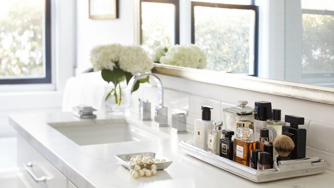 using parfumes to decorate your bathroom