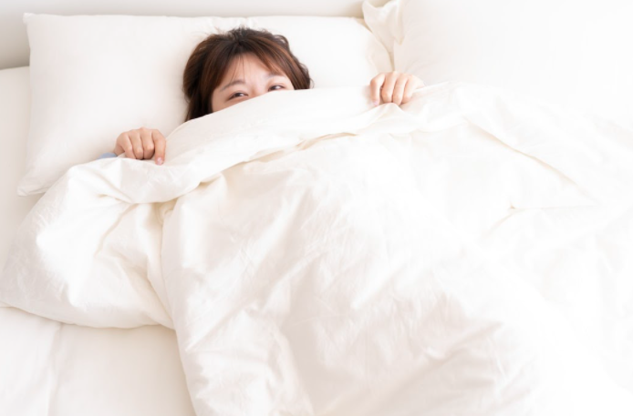 Sleep Better at Home With a Weighted Blanket – Here’s Why Homeowners