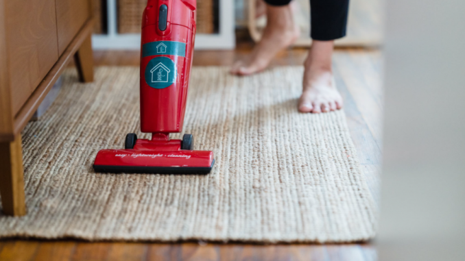 how to reduce allergy symptoms at home cleaning dust pets food pollen create an allergy free home 6